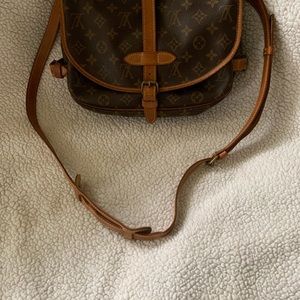 Authentic Louis Vuitton crossbody!